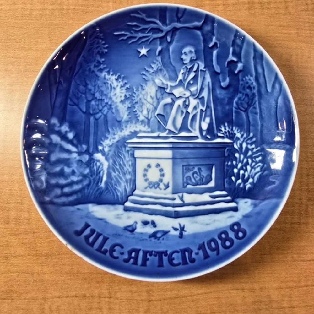 Jule After 1988 Christmas Plate Vintage Royal Copenhagen 7" Denmark
